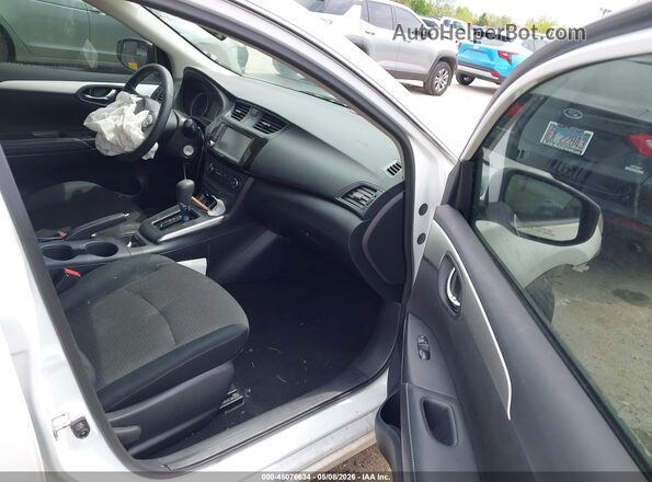 3N1AB7AP4KY382256 2019 NISSAN SENTRA Белый Вид салона спереди