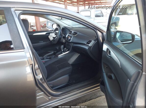 3N1AB7AP5HY222640 2017 NISSAN SENTRA Gray Front interior view