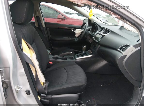 3N1AB7AP5KY323118 2019 NISSAN SENTRA Серебряный Вид салона спереди