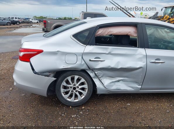 3N1AB7AP6JL633449 2018 NISSAN SENTRA Silver Widok z przodu