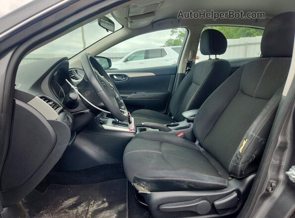3N1AB7AP6JY258908 2018 NISSAN SENTRA Gray Widok wnętrza z przodu