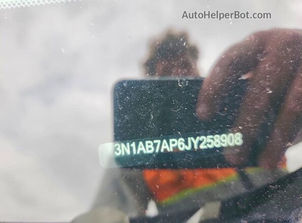 3N1AB7AP6JY258908 2018 NISSAN SENTRA Gray Widok naklejki z numerem VIN
