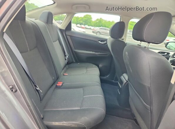 3N1AB7AP6JY258908 2018 NISSAN SENTRA Gray Widok tylnych siedzeń