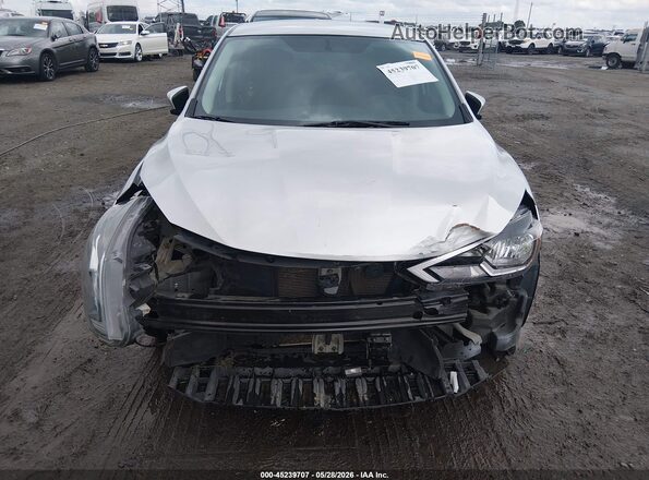 3N1AB7AP6JY337737 2018 NISSAN SENTRA Silver Widok z przodu