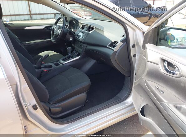 3N1AB7AP7JY220619 2018 NISSAN SENTRA Silver Вид салону спереду