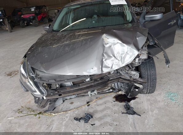 3N1AB7AP8HY211762 2017 NISSAN SENTRA Gray Front view