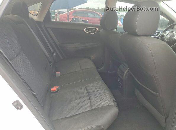 3N1AB7AP8JY253161 2018 NISSAN SENTRA Белый Вид задних сидений