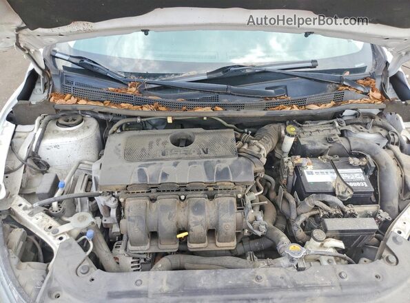 3N1AB7AP8JY253161 2018 NISSAN SENTRA Белый Вид задней части салона