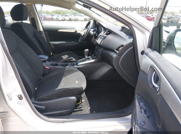 3N1AB7AP8KY211798 2019 NISSAN SENTRA Серебряный Вид салона спереди