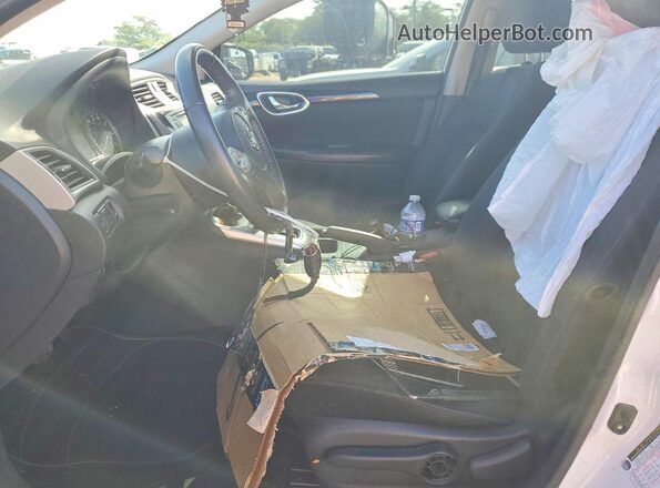 3N1AB7APXHY286589 2017 NISSAN SENTRA Белый Вид салона спереди
