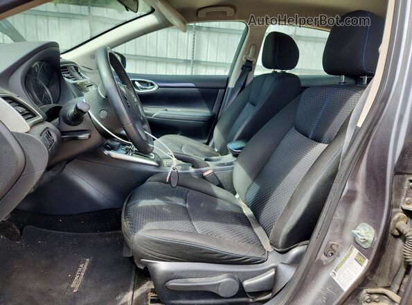 3N1AB7APXJY256952 2018 NISSAN SENTRA Gray Front interior view