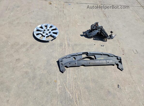 3N1AB7APXKY232975 2019 NISSAN SENTRA Gray ძრავის განყოფილების ხედი