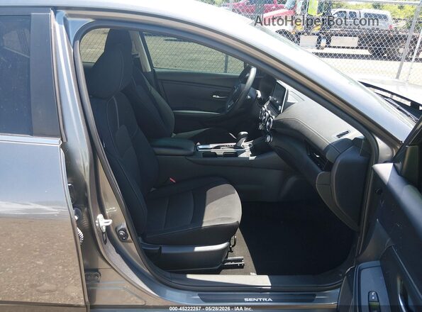 3N1AB8CV1RY202713 2024 NISSAN SENTRA Gray Вид салону спереду