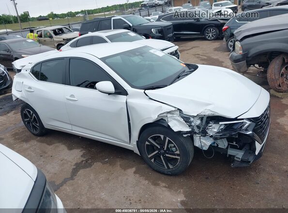 3N1AB8CV2RY243724 2024 NISSAN SENTRA White Widok wnętrza z tyłu