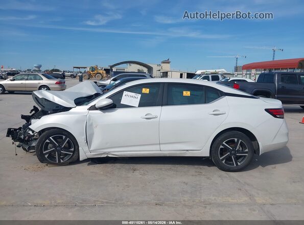 3N1AB8CV2RY342446 2024 NISSAN SENTRA White Widok wnętrza z tyłu