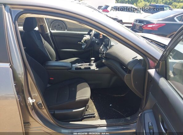 3N1AB8CV7RY218947 2024 NISSAN SENTRA Gray Widok wnętrza z przodu