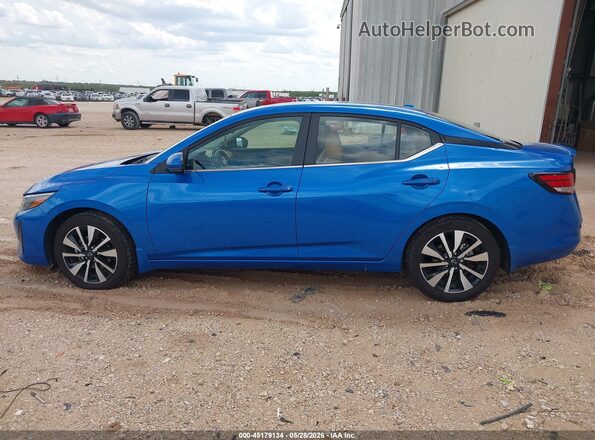 3N1AB8CV8RY319527 2024 NISSAN SENTRA Blue Widok wnętrza 360 stopni
