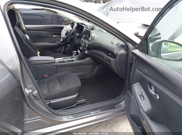 3N1AB8CVXRY207439 2024 NISSAN SENTRA Gray Вид салону спереду