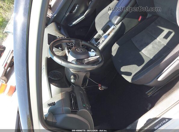 3N1AB8DV6PY242877 2023 NISSAN SENTRA White Вид салону спереду