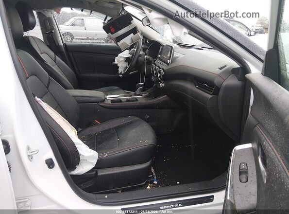 3N1AB8DV8RY307439 2024 NISSAN SENTRA White Սալոնի դիմացի տեսք