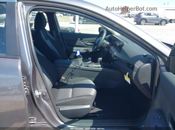 3N1AB9CV8TY254756 2026 NISSAN SENTRA Серый Вид салона спереди