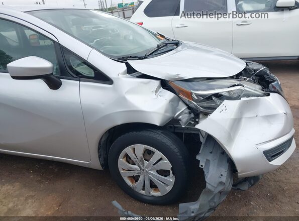 3N1CE2CP0HL360986 2017 NISSAN VERSA NOTE Silver Widok z przodu