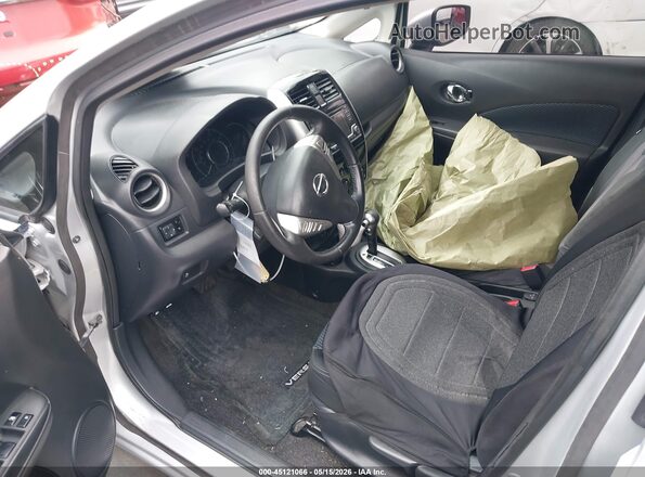 3N1CE2CP6HL353752 2017 NISSAN VERSA NOTE Silver Widok wnętrza z tyłu