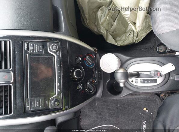 3N1CE2CP6HL353752 2017 NISSAN VERSA NOTE Silver Widok deski rozdzielczej