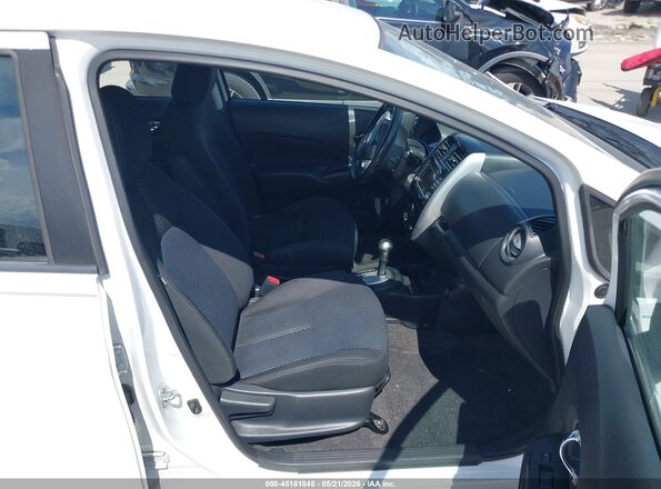 3N1CE2CPXHL354046 2017 NISSAN VERSA NOTE White Front interior view