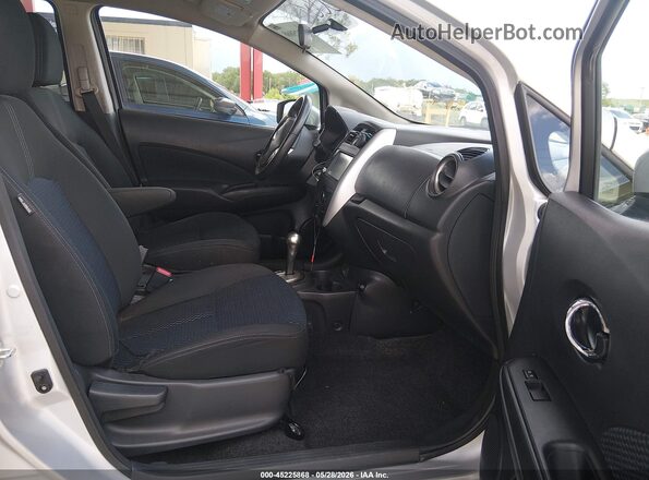 3N1CE2CPXKL361862 2019 NISSAN VERSA NOTE Серебряный Вид салона спереди