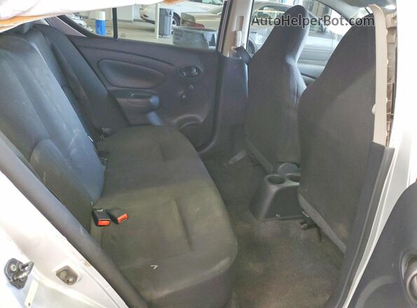 3N1CN7AP0GL841495 2016 NISSAN VERSA Silver Вид задніх сидінь