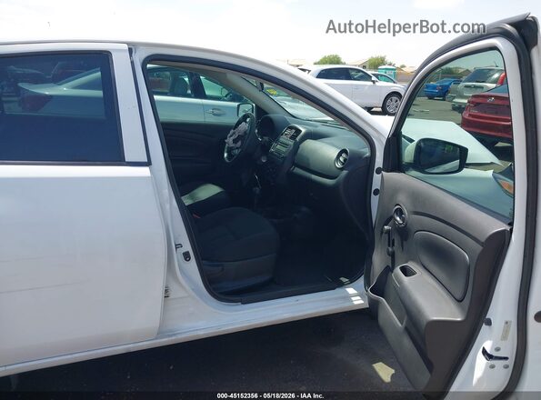 3N1CN7AP0HL803752 2017 NISSAN VERSA Белый Вид салона спереди