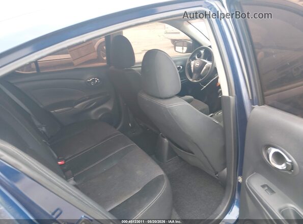3N1CN7AP1JL880975 2018 NISSAN VERSA Blue Vista de la etiqueta del VIN