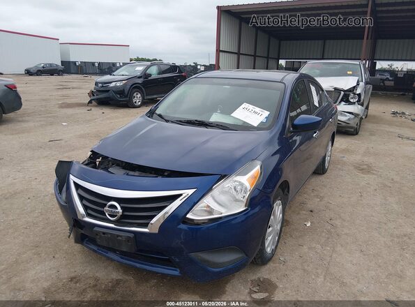 3N1CN7AP1JL880975 2018 NISSAN VERSA Blue Vista tres cuartos delantera izquierda