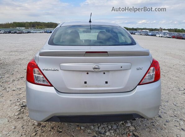 3N1CN7AP3JL831566 2018 NISSAN VERSA Silver 