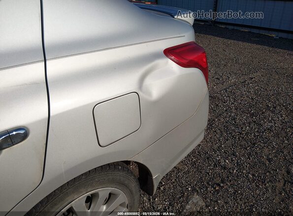 3N1CN7AP3KL818690 2019 NISSAN VERSA Silver Vista interior de 360 grados