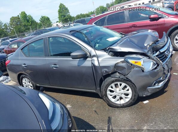 3N1CN7AP6JL832386 2018 NISSAN VERSA Gray Widok wnętrza z tyłu