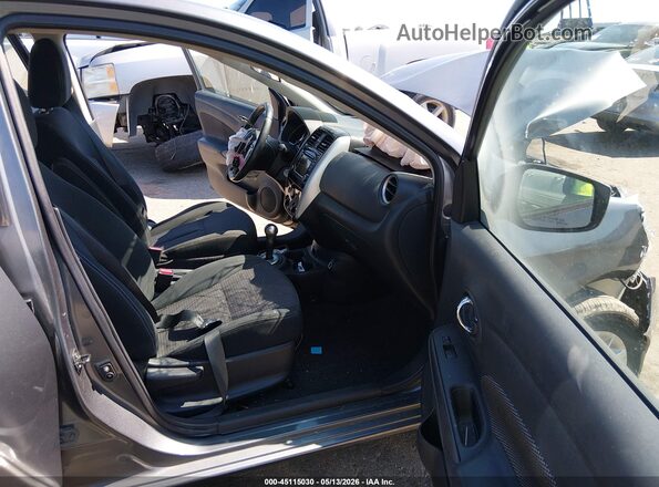 3N1CN7AP7HL852513 2017 NISSAN VERSA Gray Front interior view