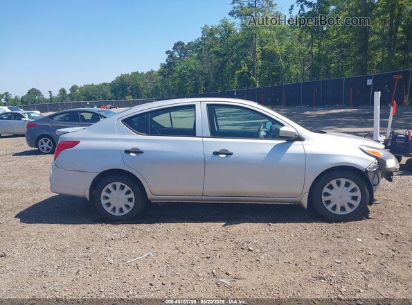 3N1CN7AP8JL865535 2018 NISSAN VERSA Silver 