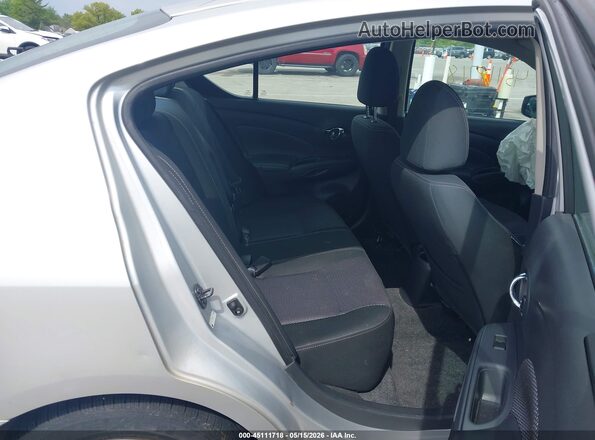 3N1CN7APXKL813745 2019 NISSAN VERSA Silver Вид наклейки з VIN-кодом