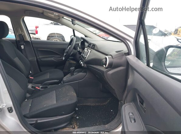 3N1CN8DV3PL873504 2023 NISSAN VERSA Silver Widok wnętrza z przodu