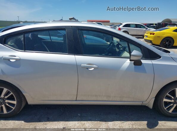 3N1CN8EV0ML894904 2021 NISSAN VERSA Silver 360 interior view