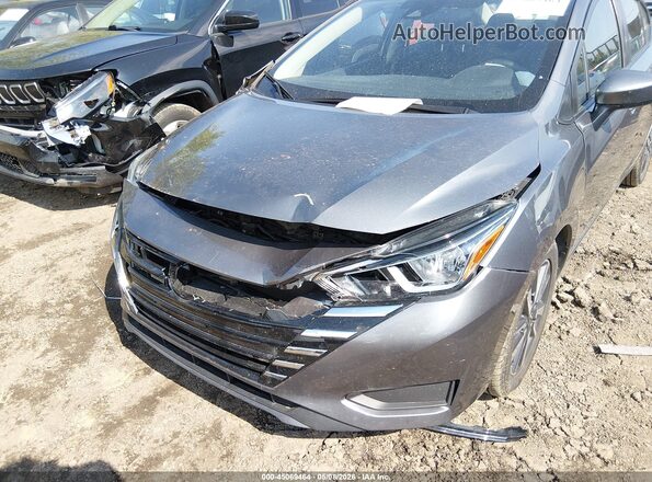 3N1CN8EV8PL862044 2023 NISSAN VERSA Gray Widok z przodu