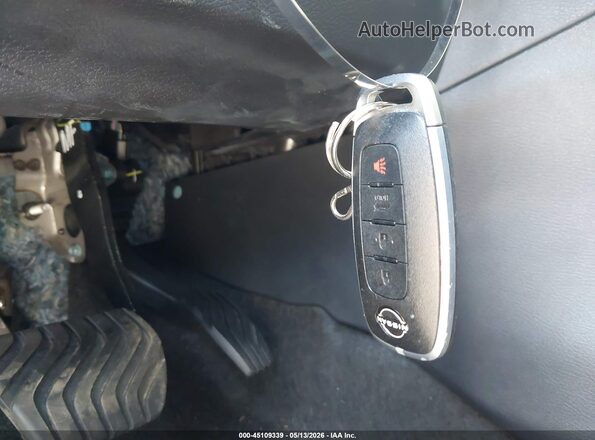 3N1CN8EV8SL831675 2025 NISSAN VERSA Silver Vista del salpicadero