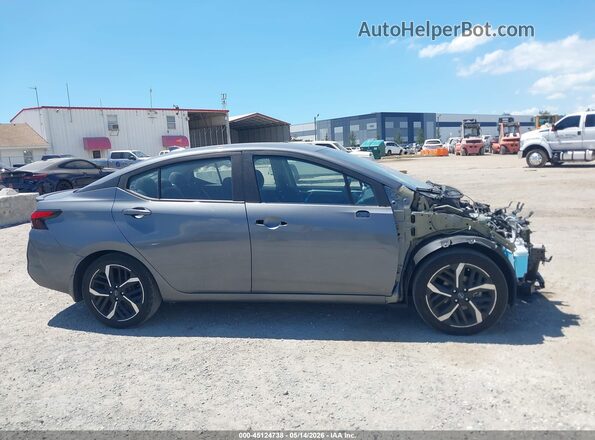 3N1CN8FV1PL810575 2023 NISSAN VERSA Серый 