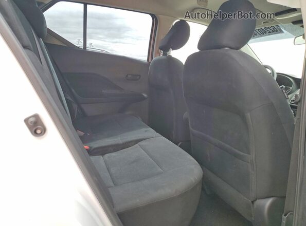 3N1CP5BV8RL580714 2024 NISSAN KICKS White Rear seats view