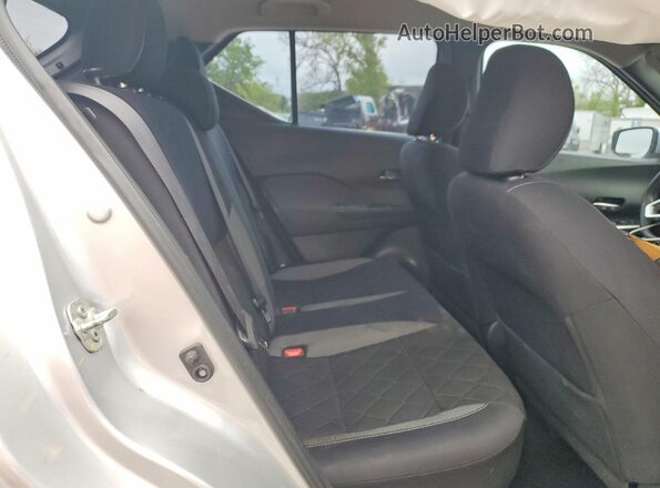 3N1CP5CU1JL509140 2018 NISSAN KICKS Silver უკანა სალონის ხედი