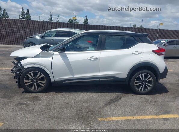 3N1CP5CU1JL533020 2018 NISSAN KICKS White 360 interior view