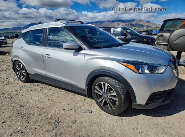 3N1CP5CU2JL522334 2018 NISSAN KICKS Silver Front right