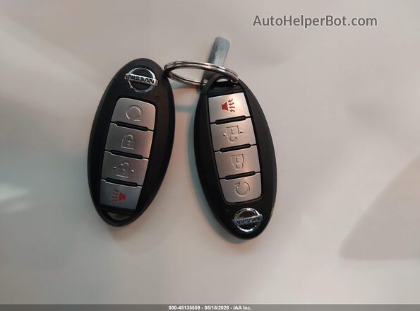 3N1CP5CU2JL531471 2018 NISSAN KICKS Red Widok deski rozdzielczej